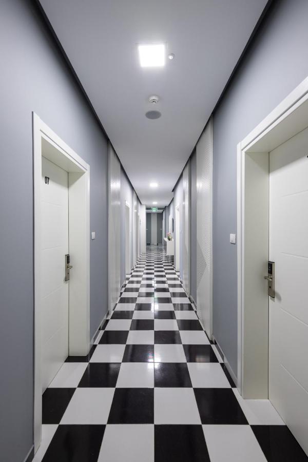 Compas Boutique Hotel Golem  Buitenkant foto