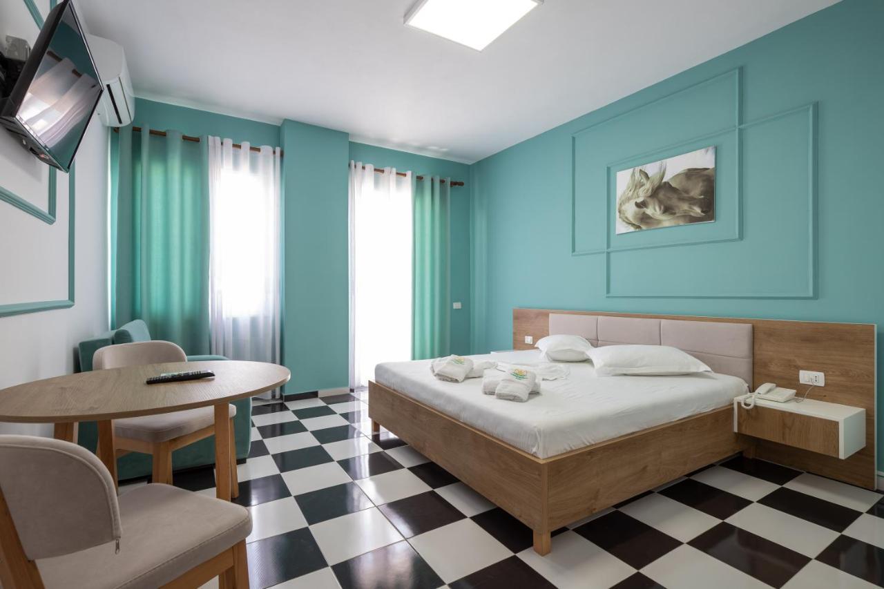 Compas Boutique Hotel Golem  Buitenkant foto