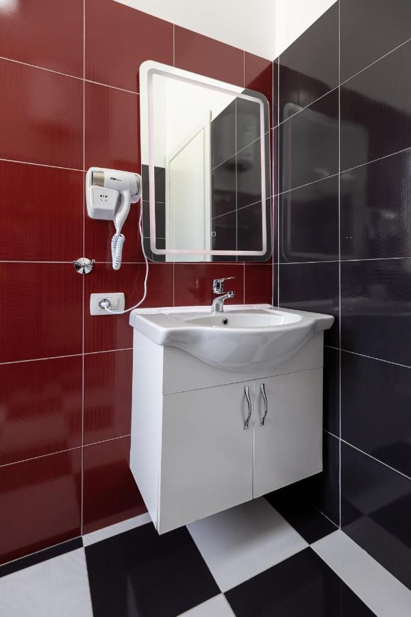 Compas Boutique Hotel Golem  Buitenkant foto