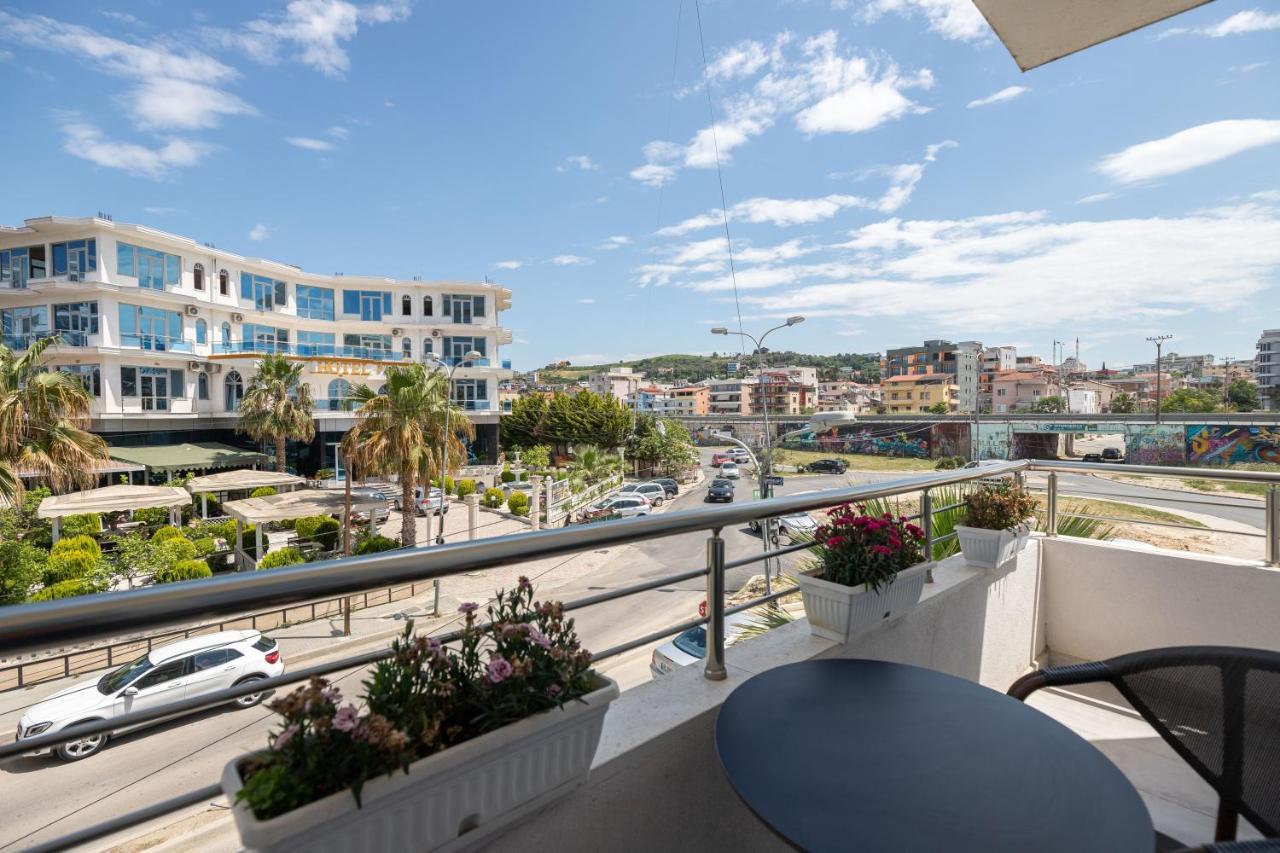 Compas Boutique Hotel Golem  Buitenkant foto