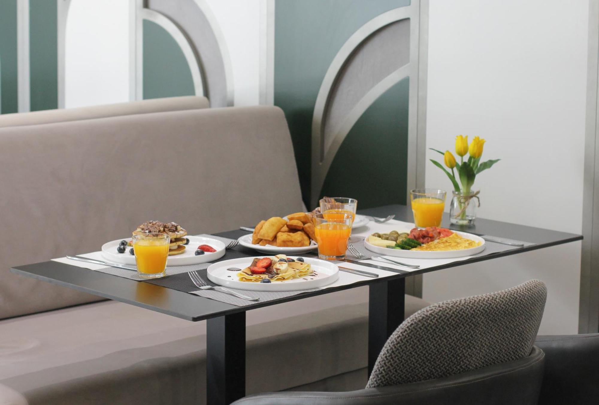 Compas Boutique Hotel Golem  Buitenkant foto