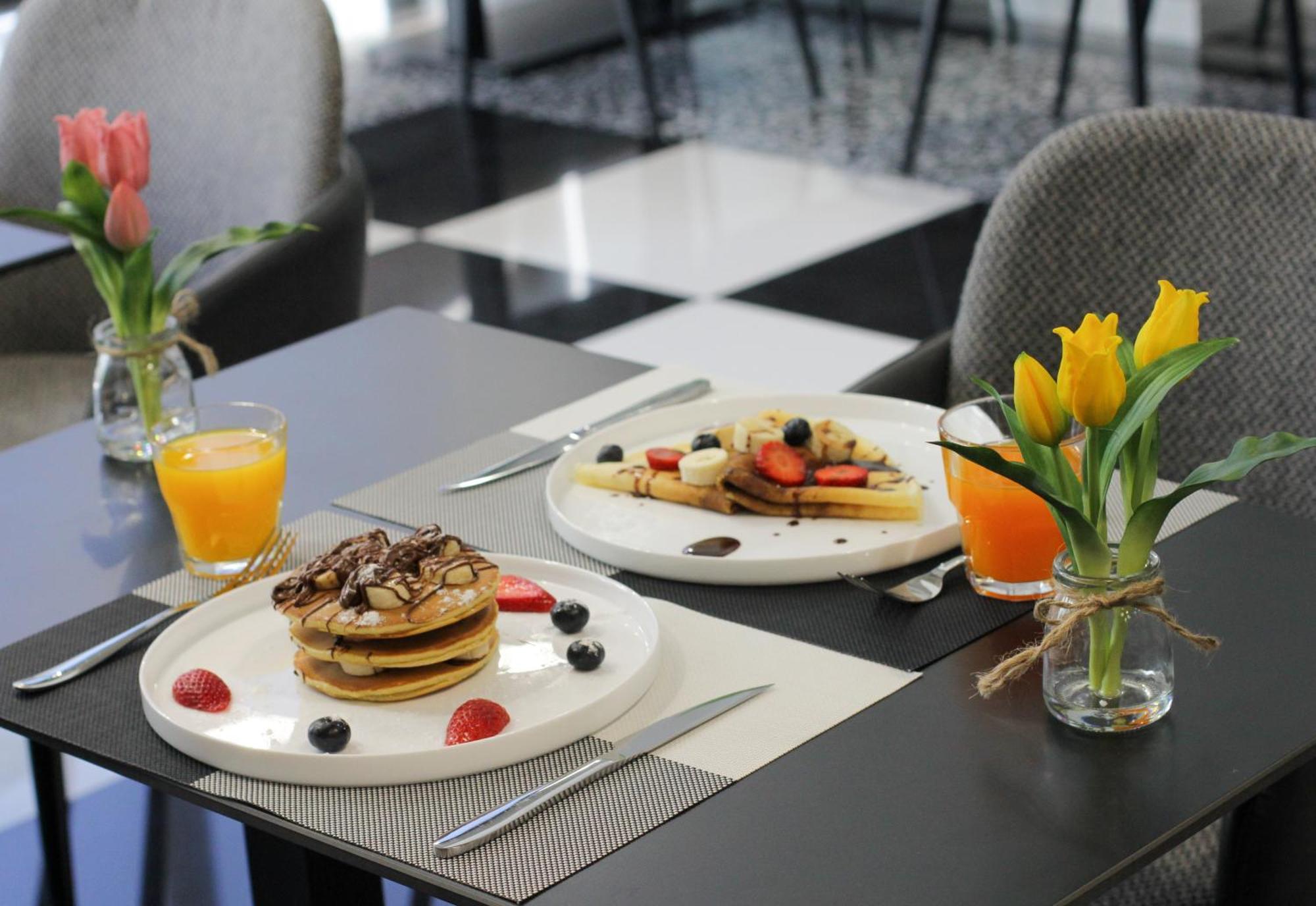 Compas Boutique Hotel Golem  Buitenkant foto