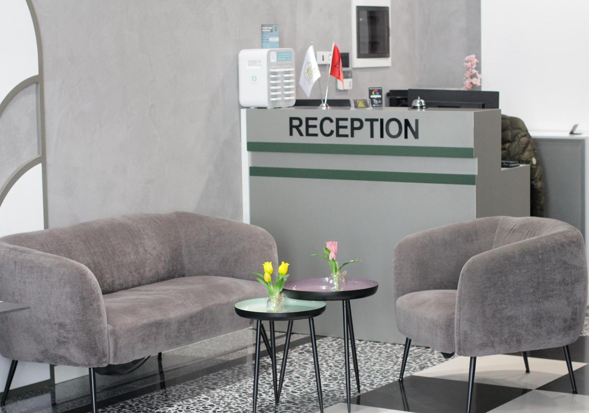 Compas Boutique Hotel Golem  Buitenkant foto
